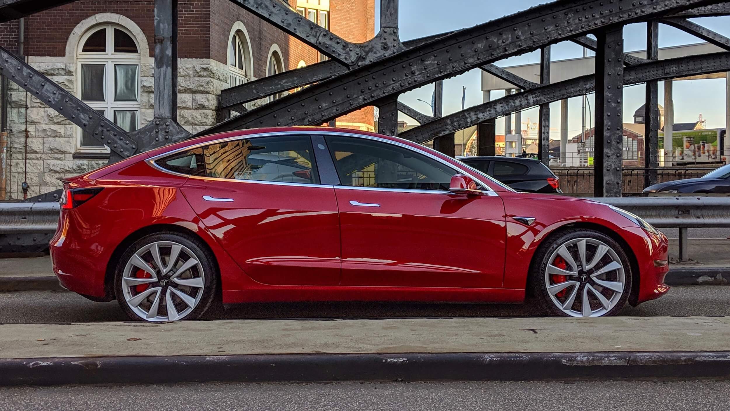 Model 3 op brug