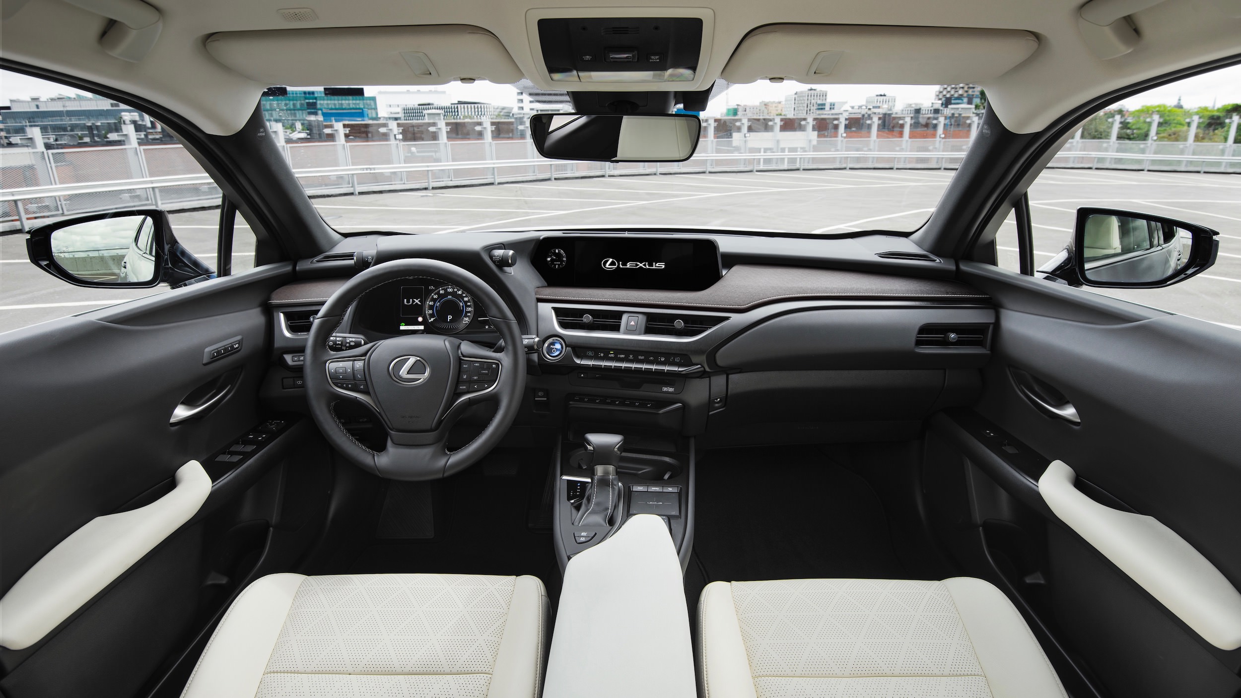 Lexus UX 250h interior
