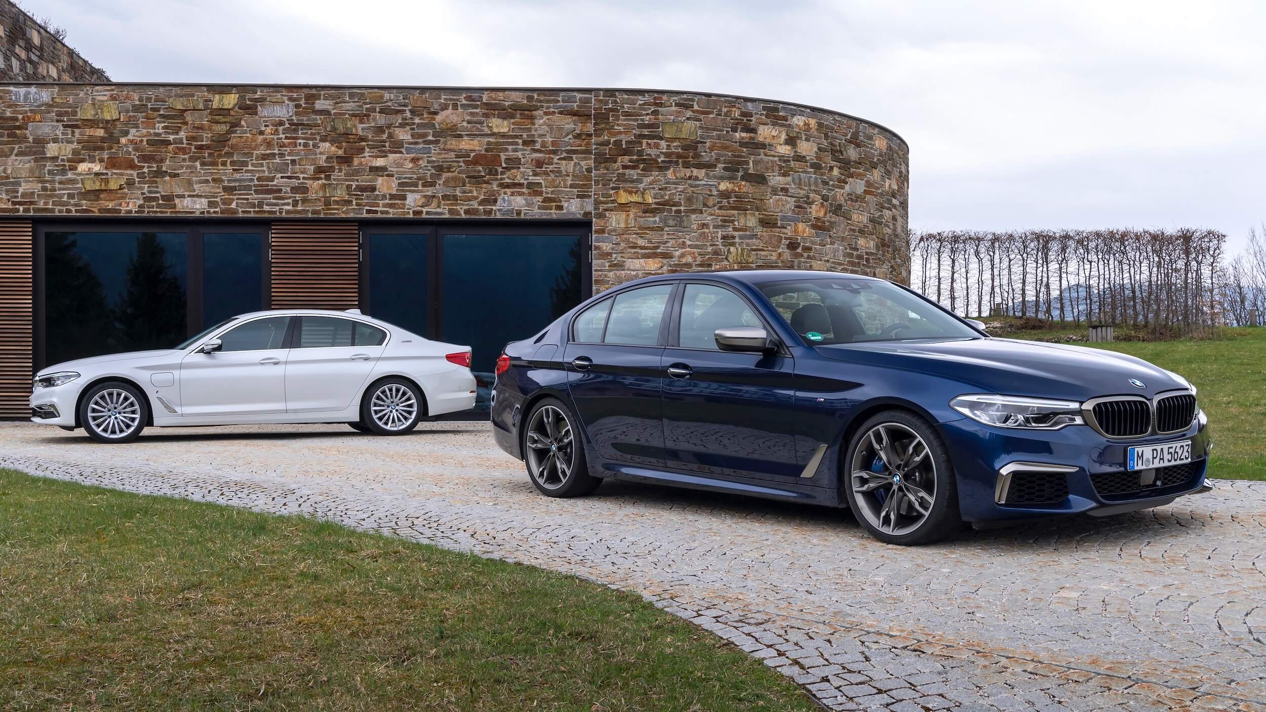 BMW 530e blue