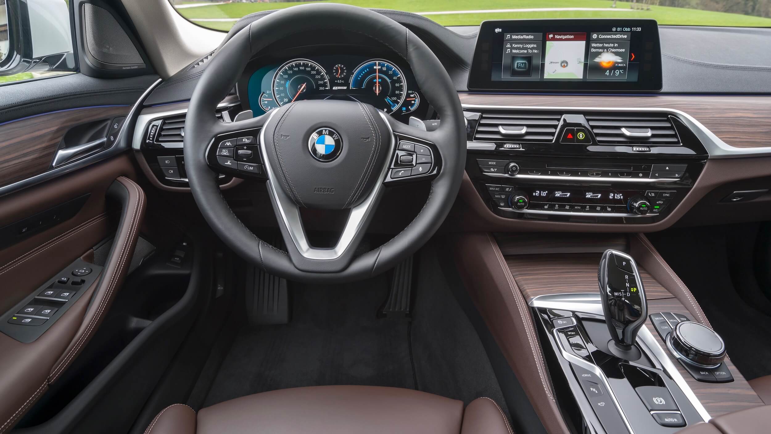 BMW 530e cockpit