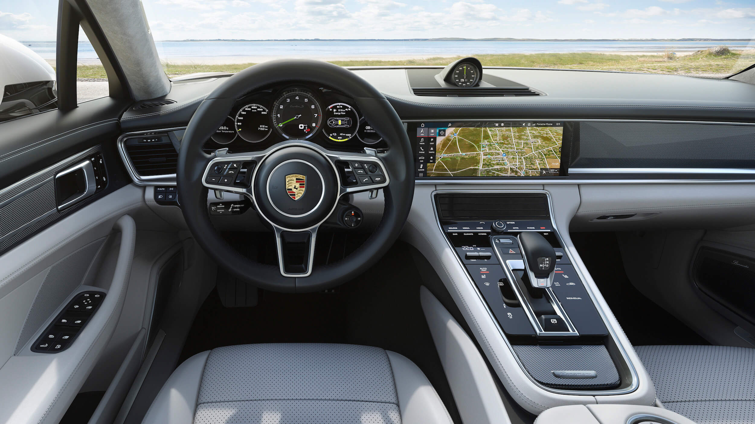 Porsche Panamera Hybride dashboard