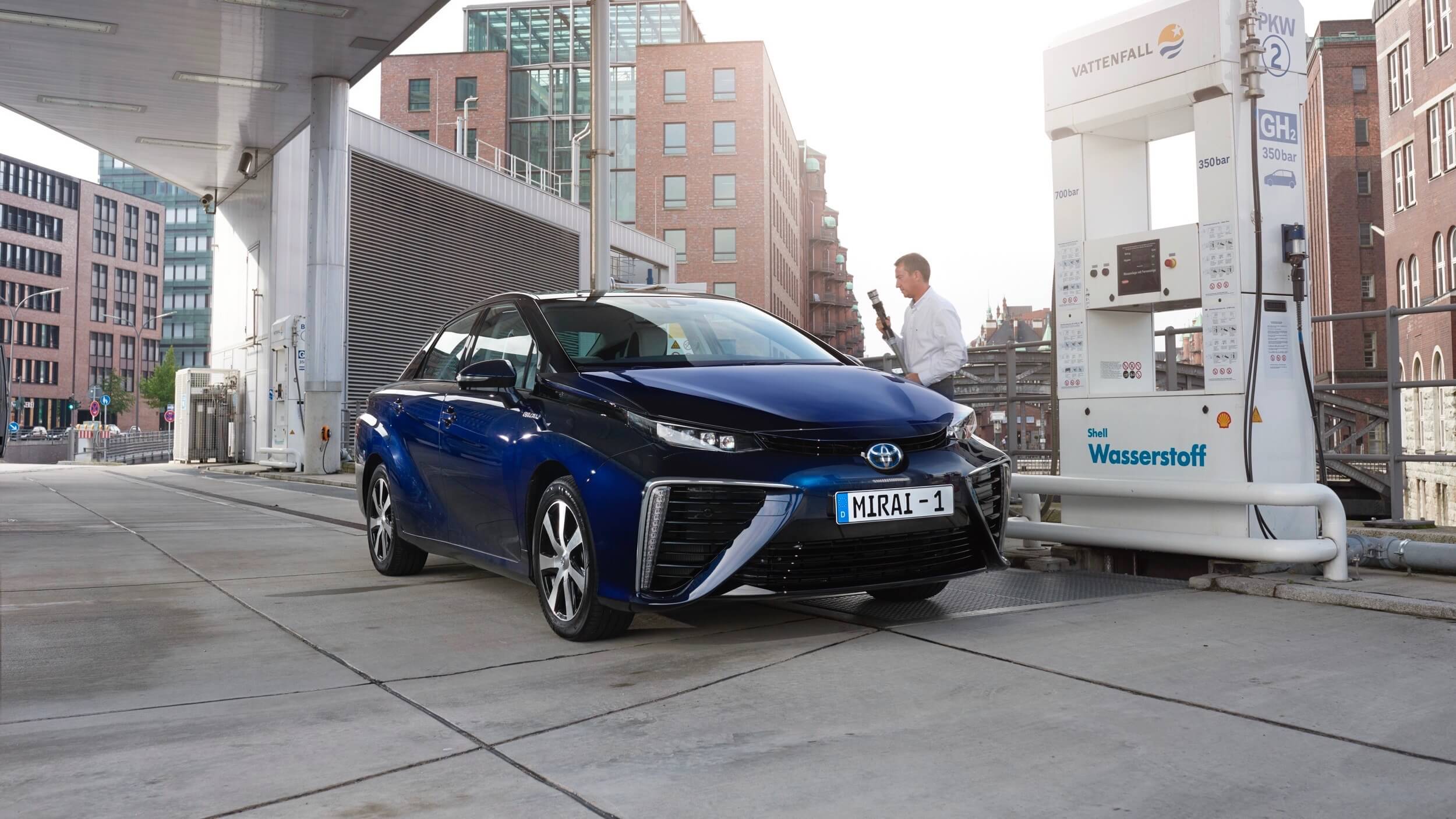 Toyota Mirai waterstof tanken