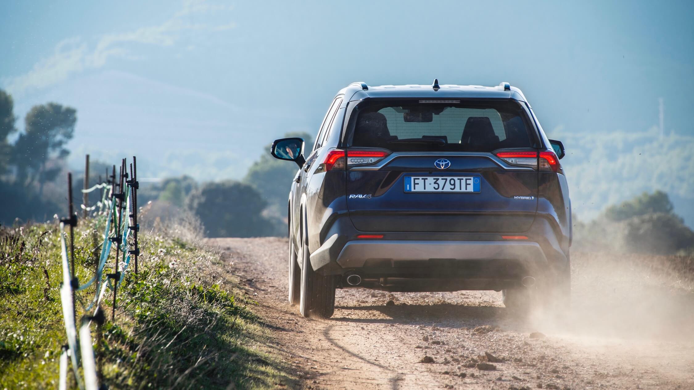 Toyota RAV4 dust