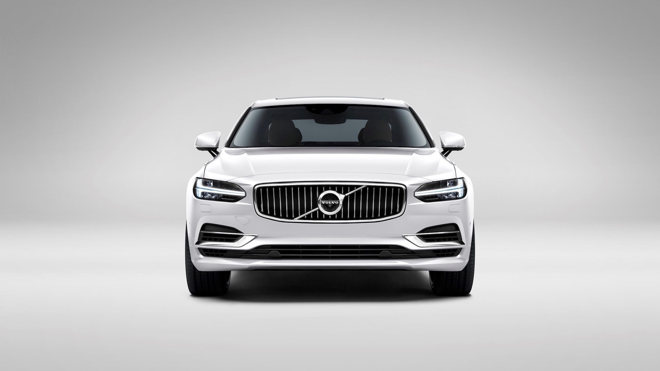 Volvo-S90-T8