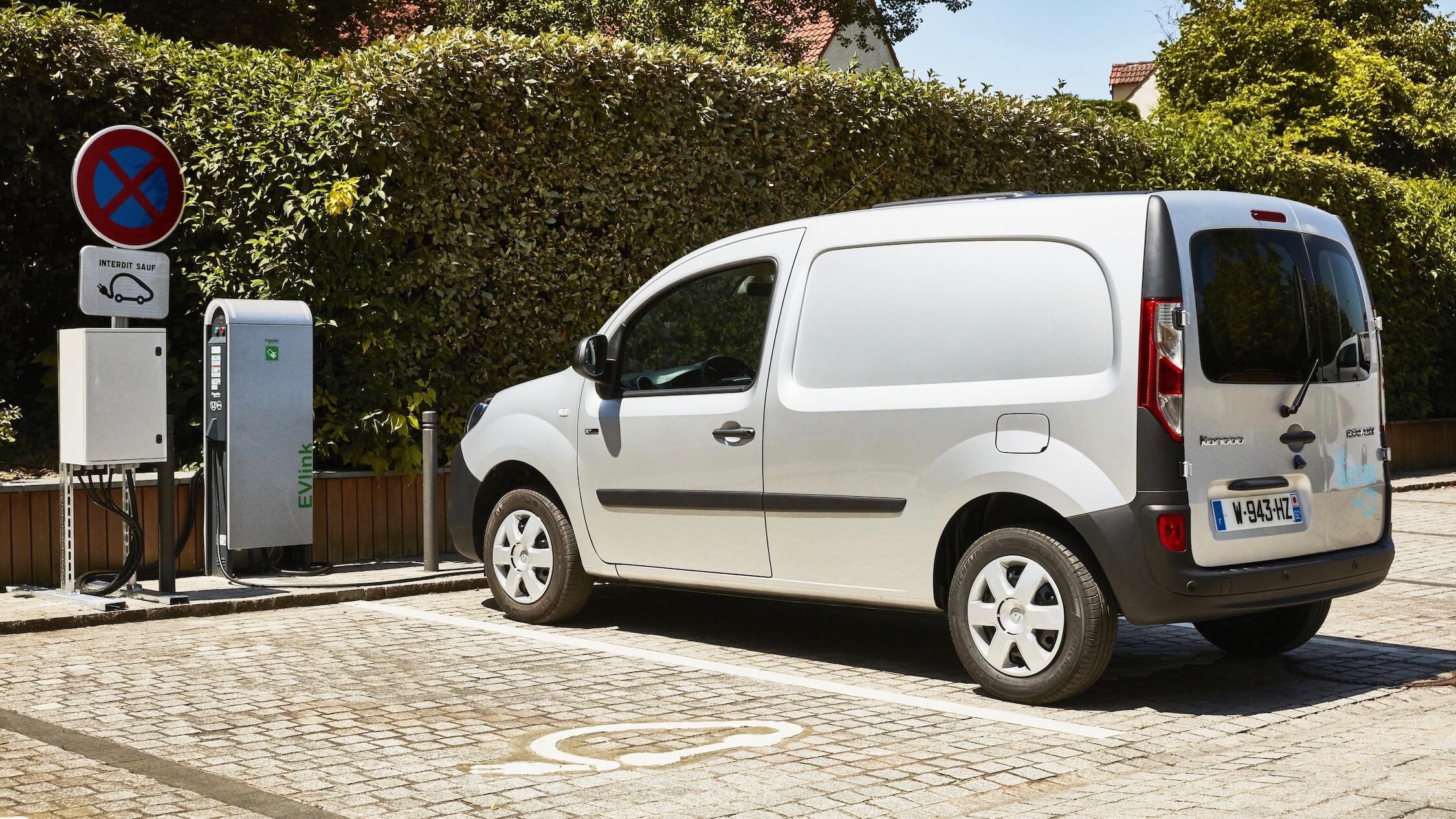 Opladen elektrische Renault Kangoo ZE