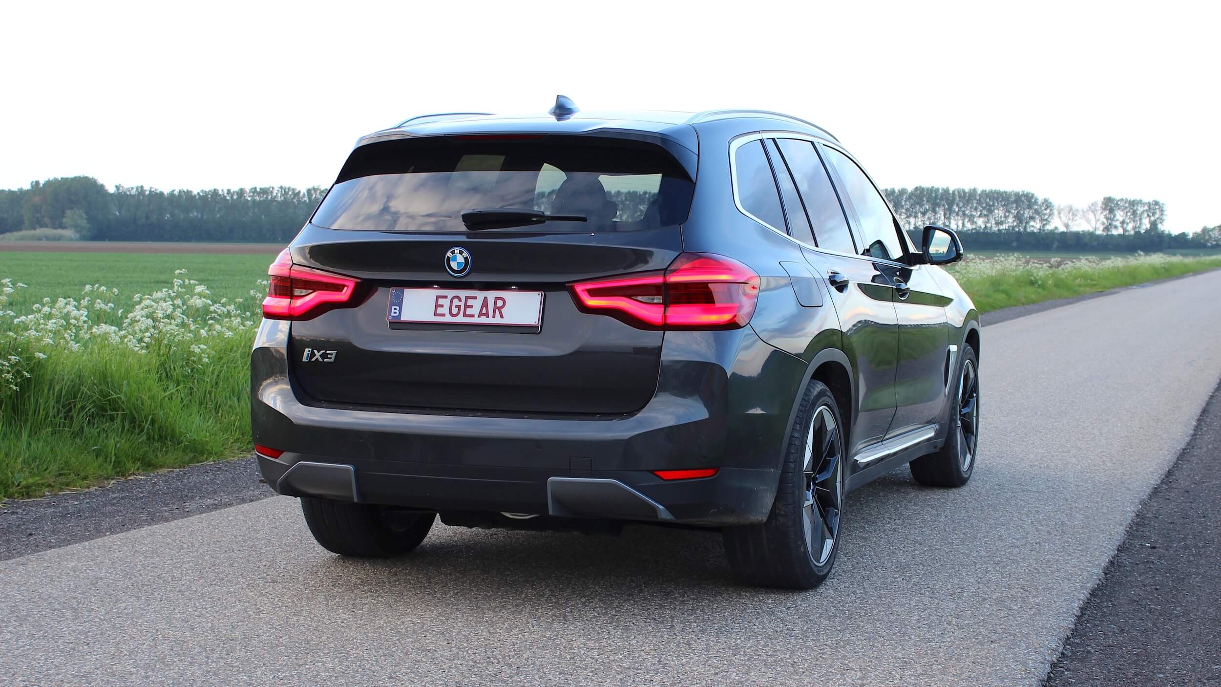 BMW iX3 met Belgische nummerplaat