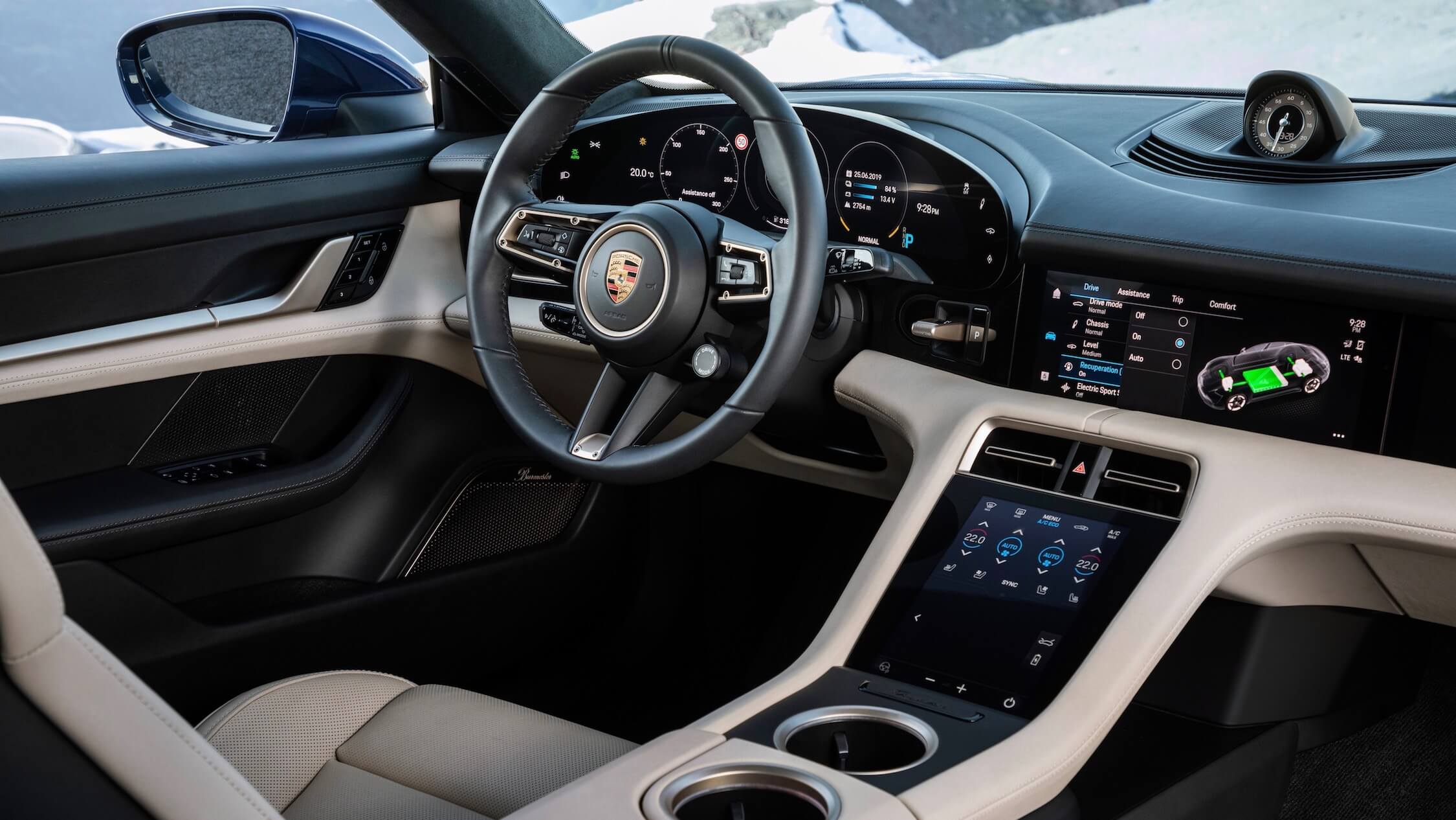 Porsche Taycan interieur dashboard