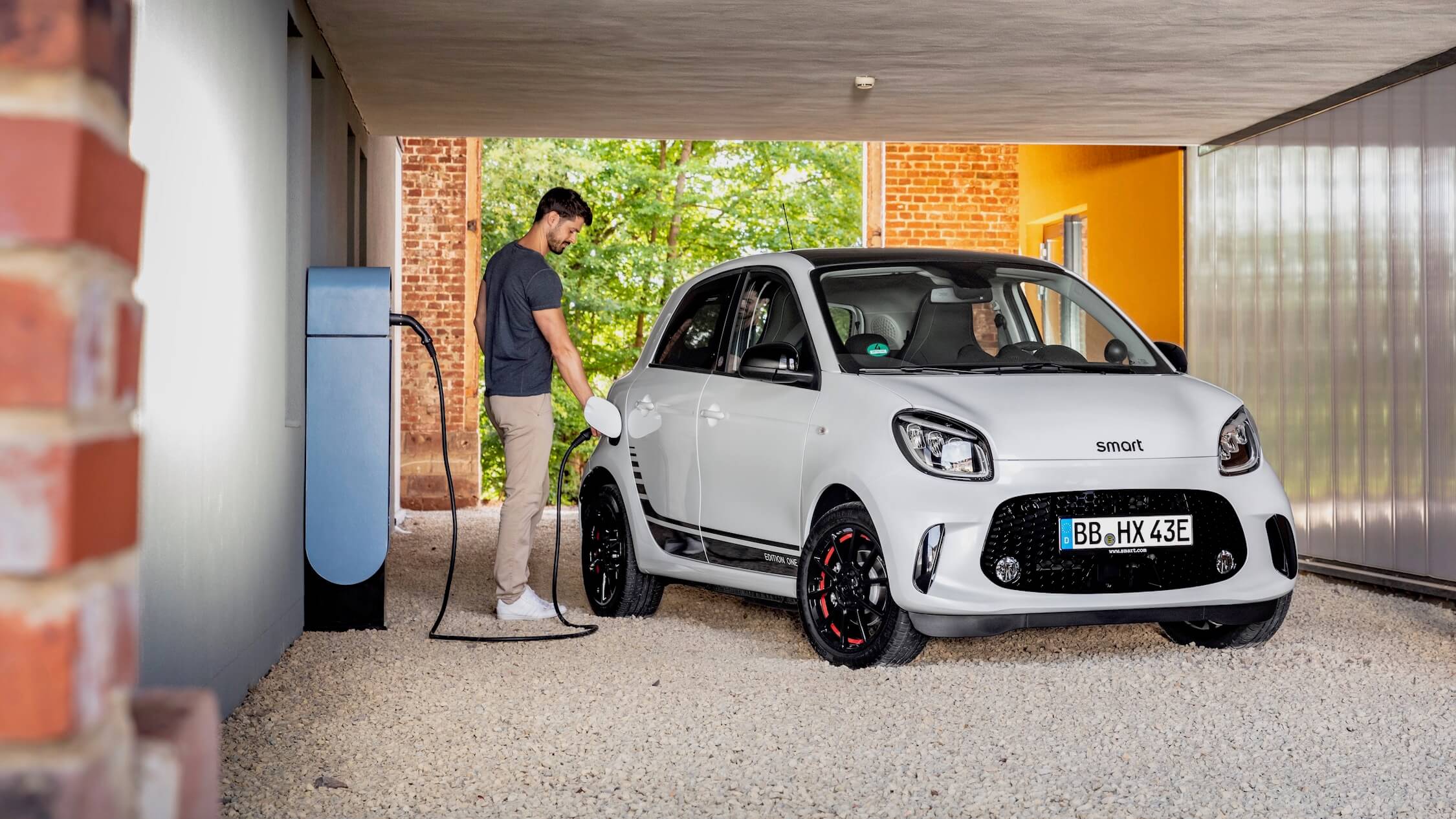 elektrische Smart forfour thuis opladen