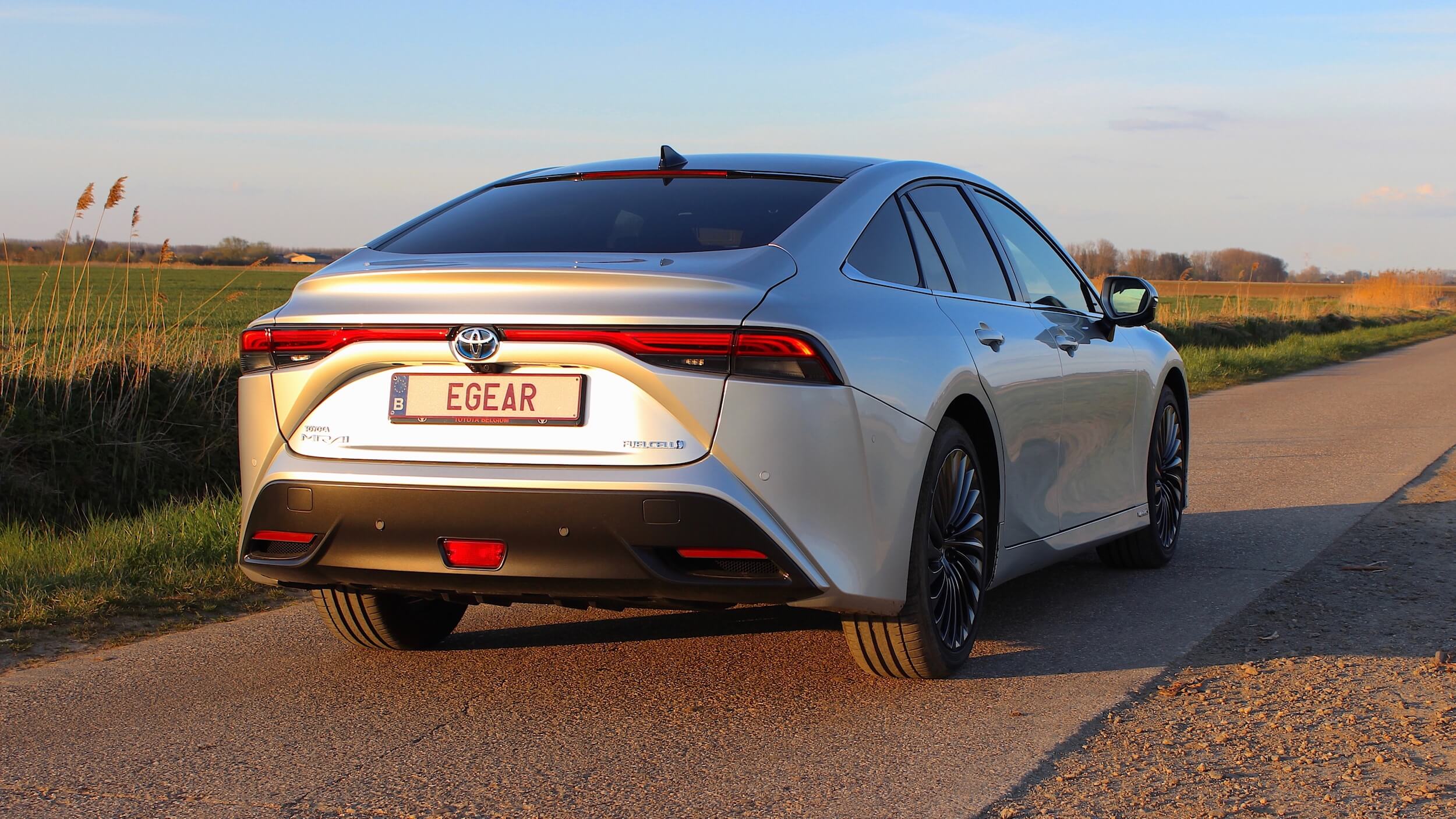 Toyota Mirai met gepersonaliseerde nummerplaat