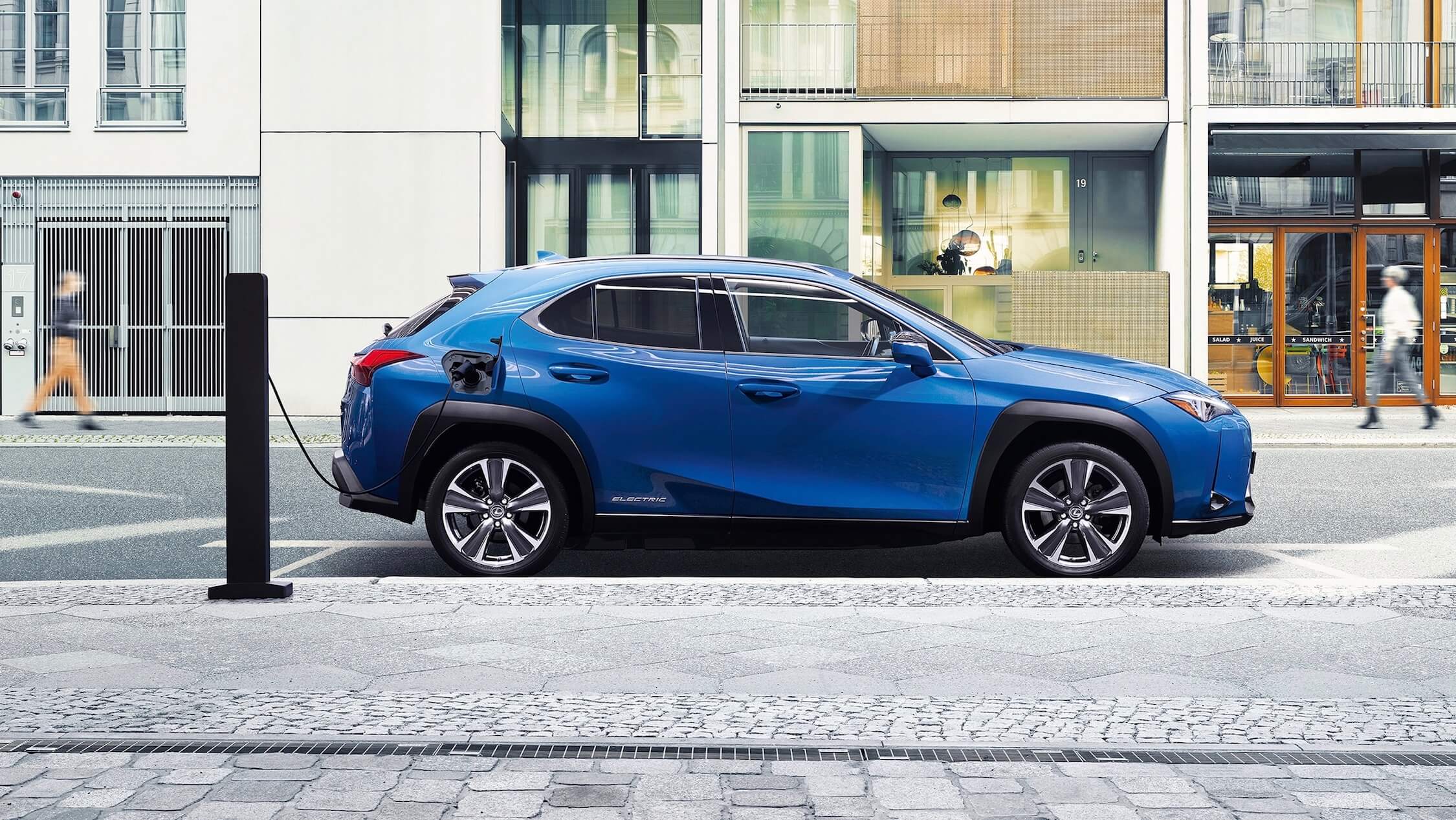 Lexus UX 300e laden