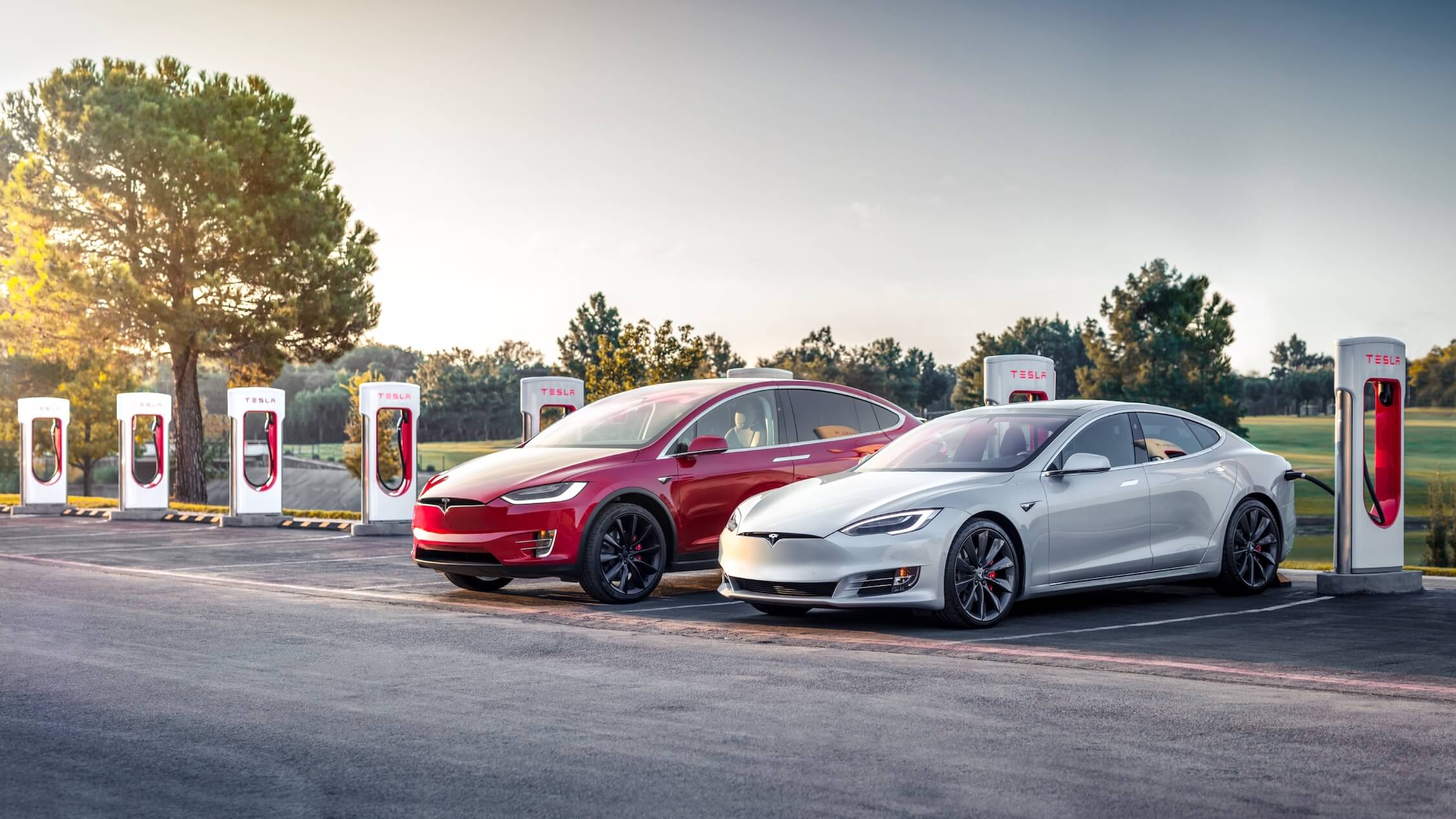 Tesla aan Superchargers