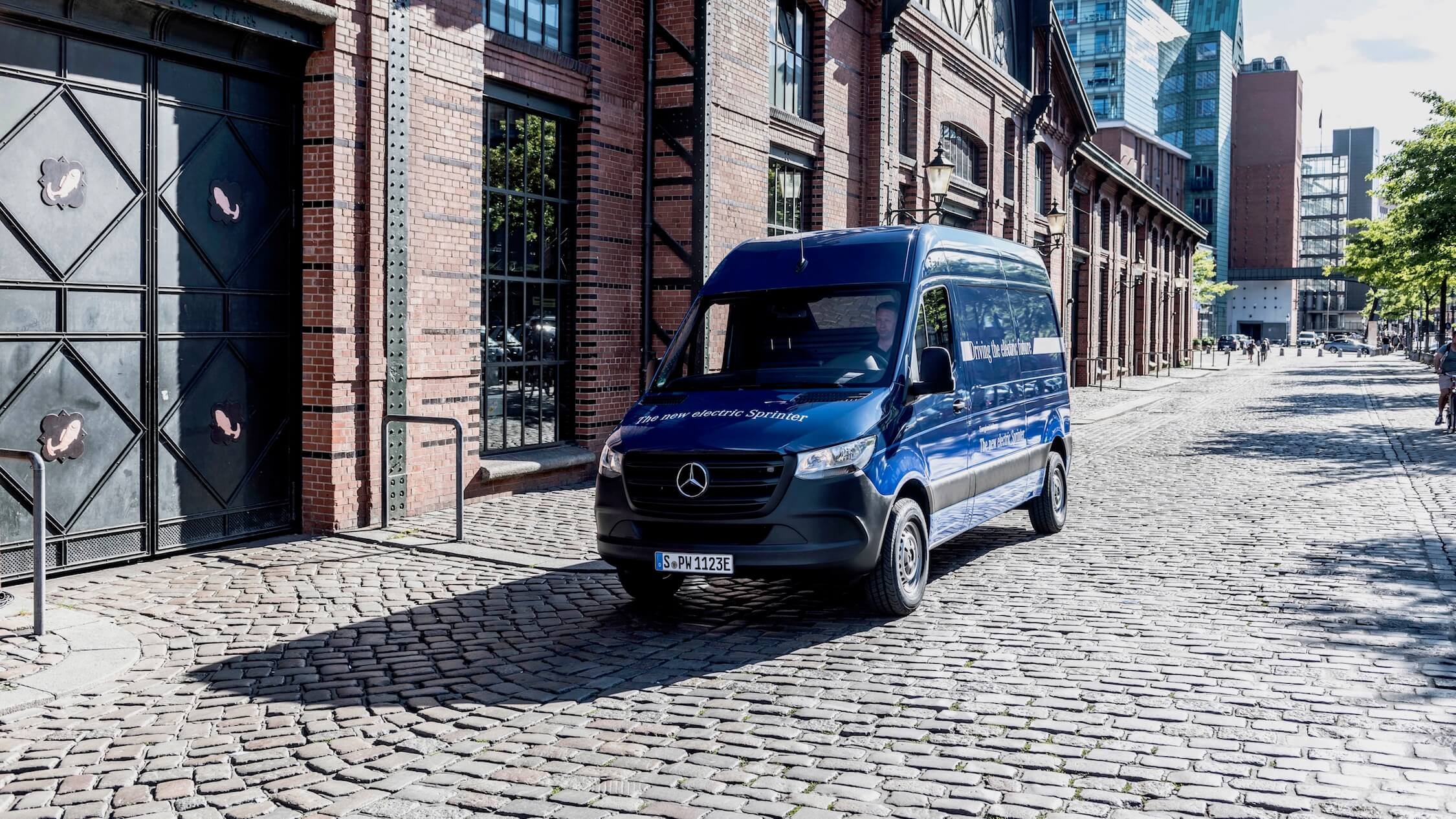 elektrische Mercedes Sprinter blauw