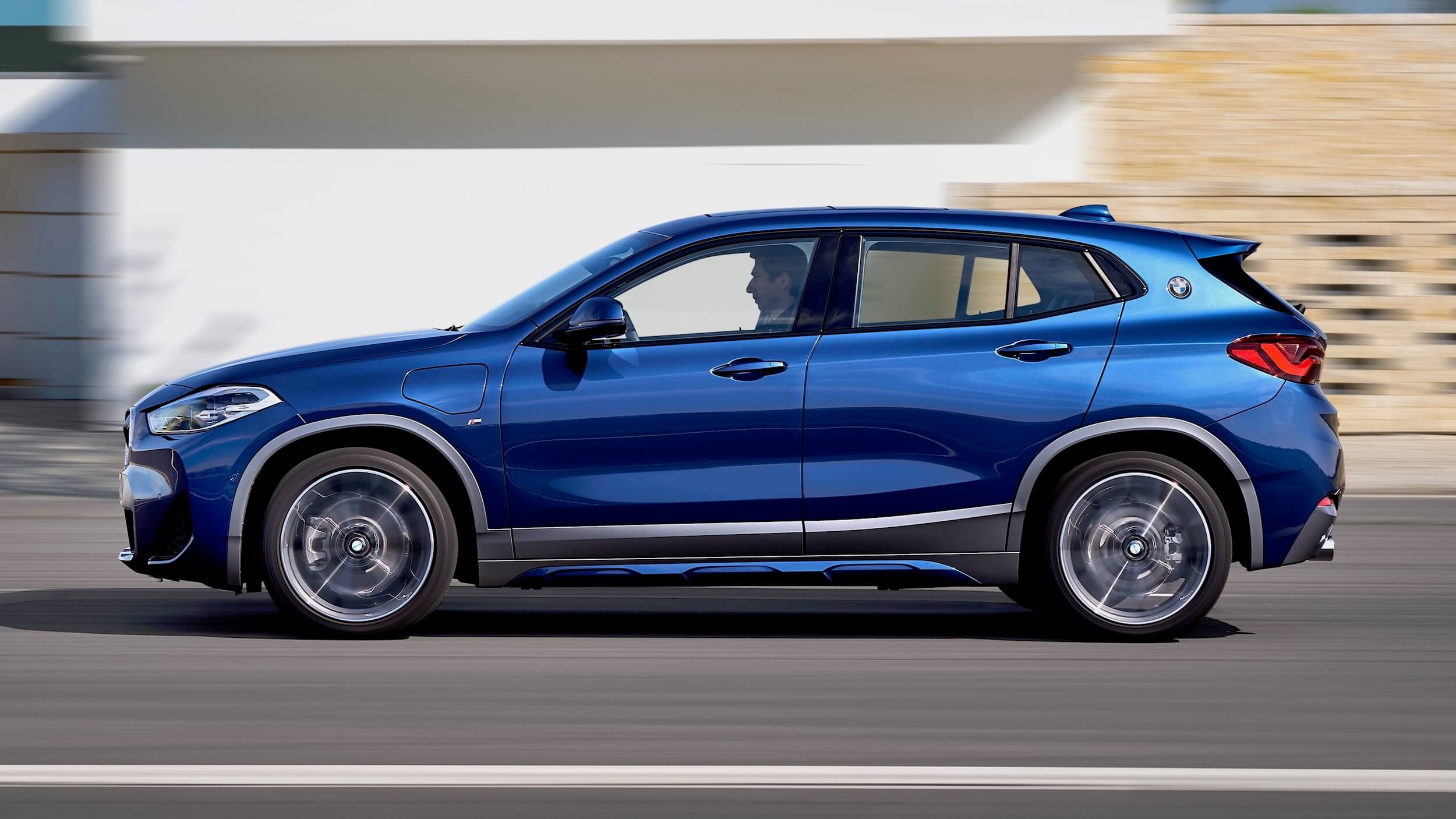 BMW X2 PHEV profiel