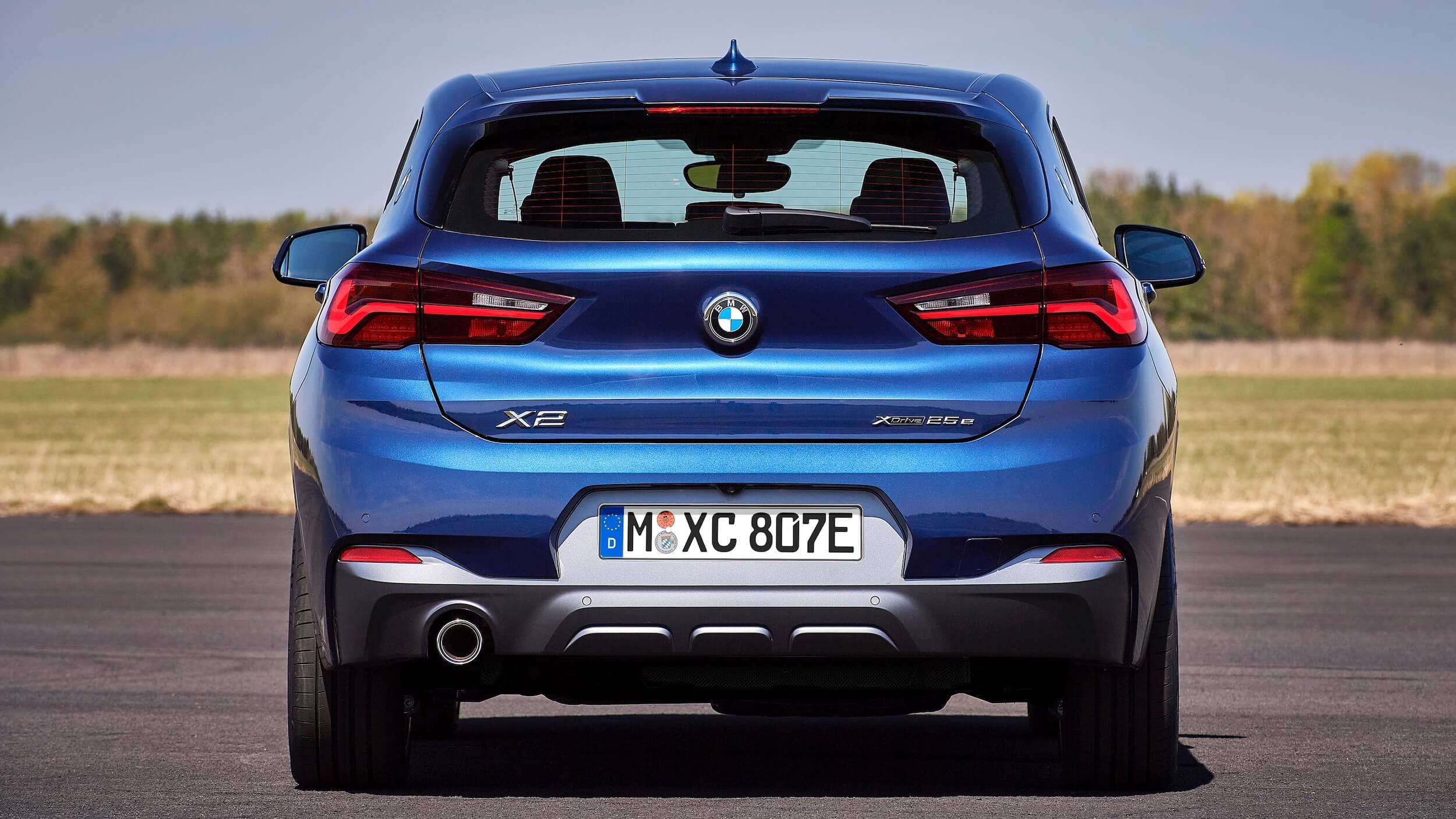 BMW X2 xDrive25e achterkant