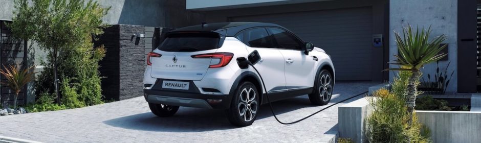 Renault Captur hybride aan laadpaal