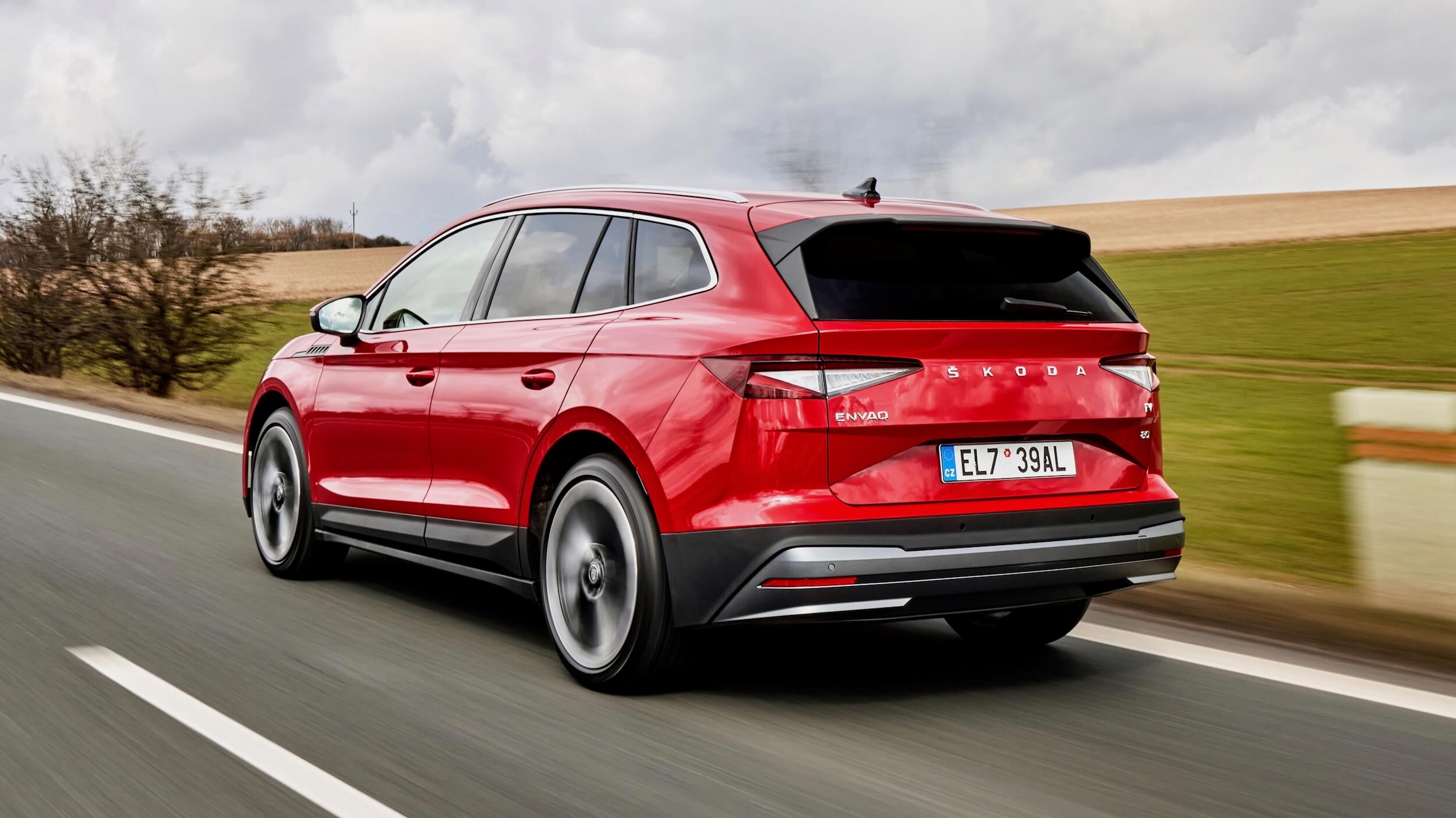 Skoda Enyaq iV rood achterkant