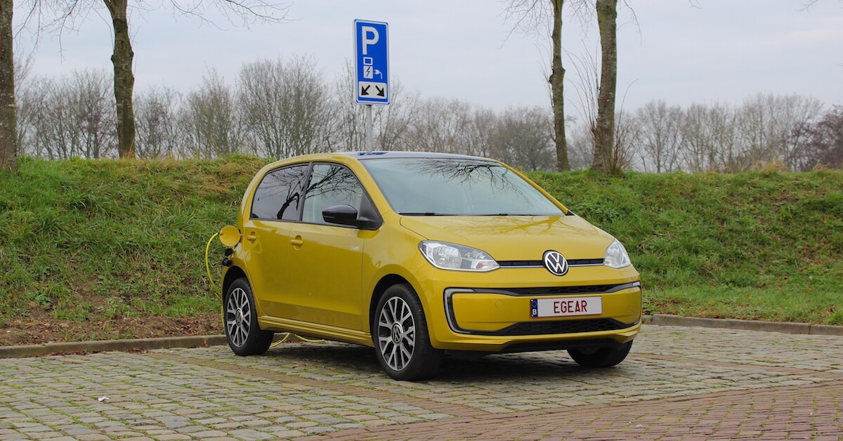 elektrische Volkswagen e-Up ladend