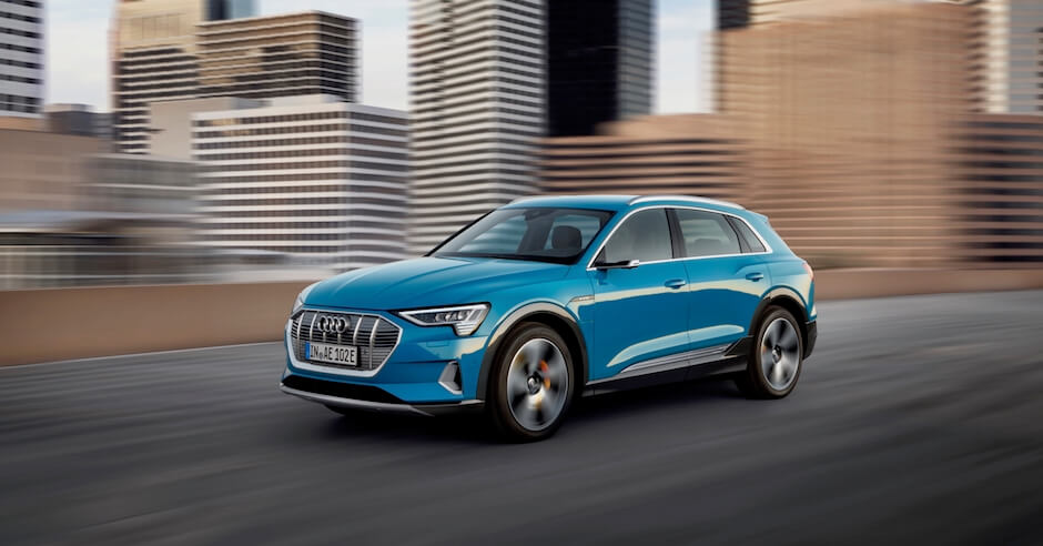 Audi e tron blauw