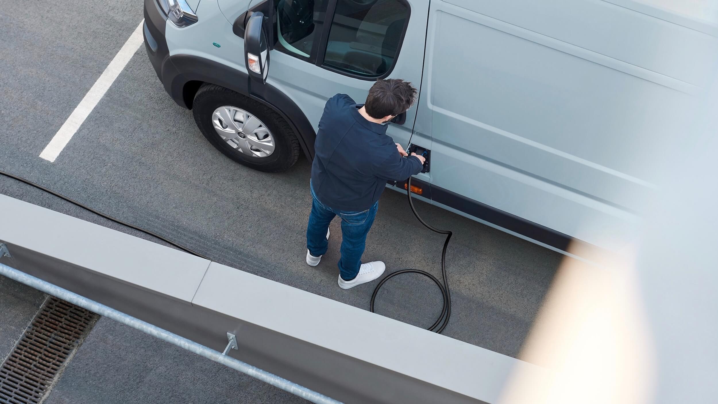 Peugeot e Boxer laadplug