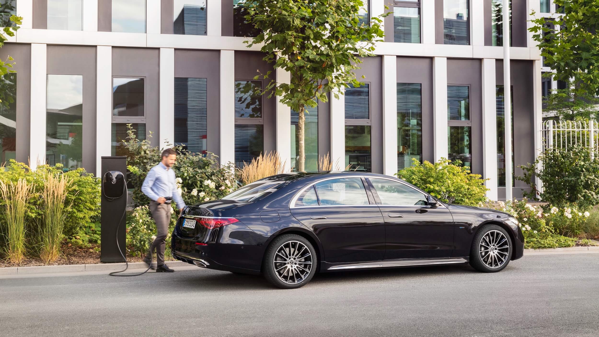 Plug in Mercedes S 580e opladen