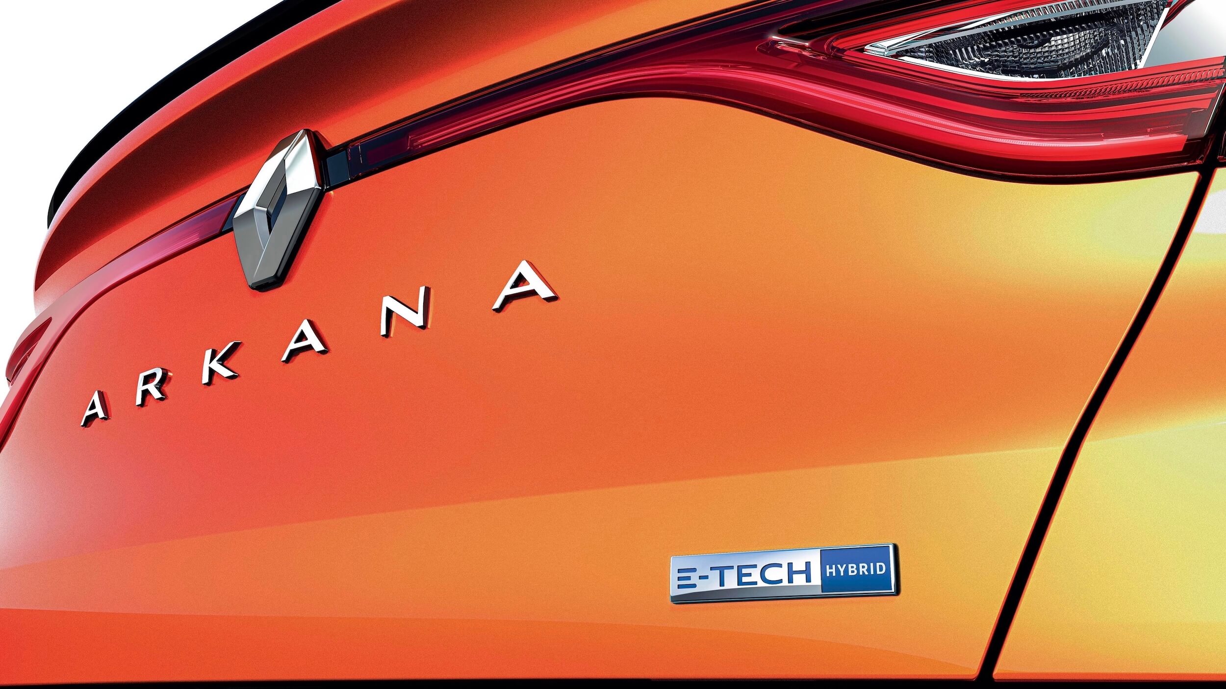 Renault Arkana E Tech Hybrid badge