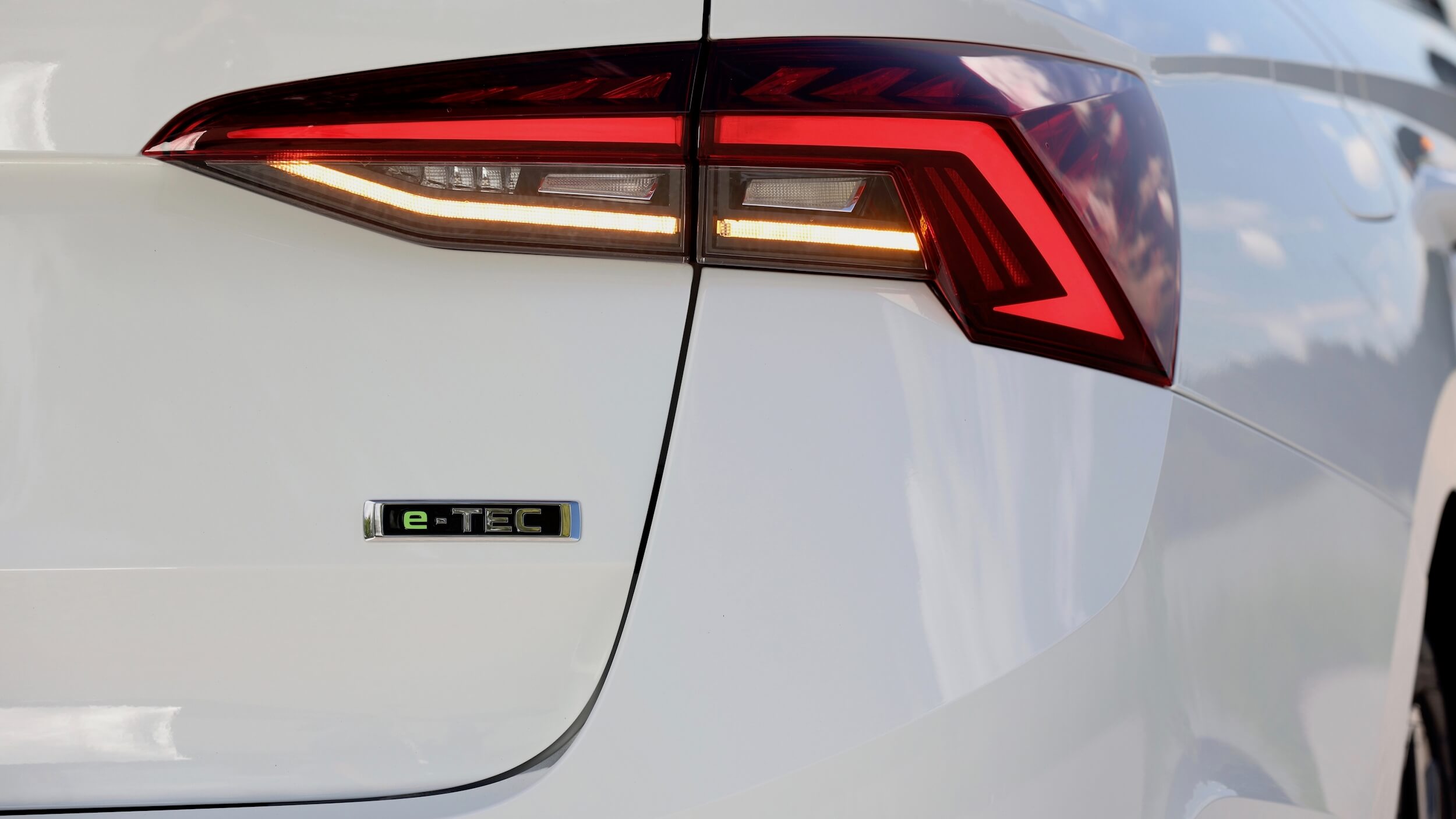 Skoda Octavia E TEC milde hybride badge