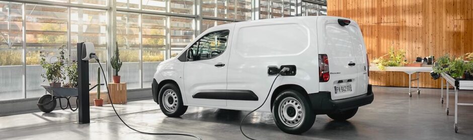 Citroën ë Berlingo aan laadpaal