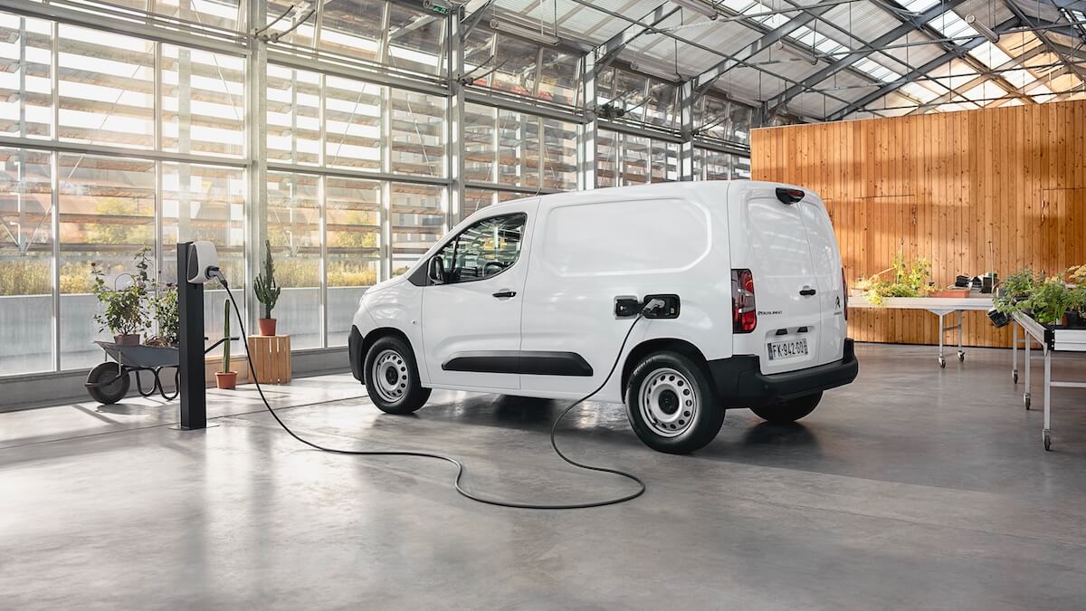 Citroën ë Berlingo aan laadpaal