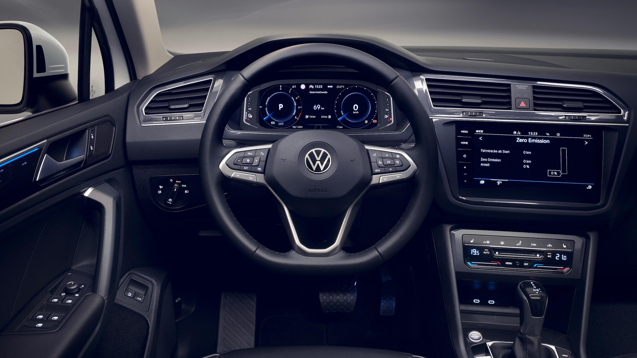 VW Tiguan eHybrid dashboard