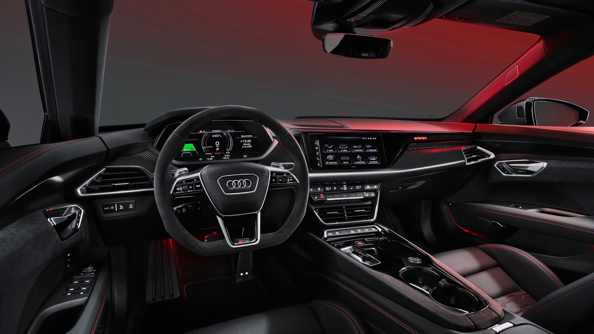 Audi e tron GT RS interieur stuur dashboard