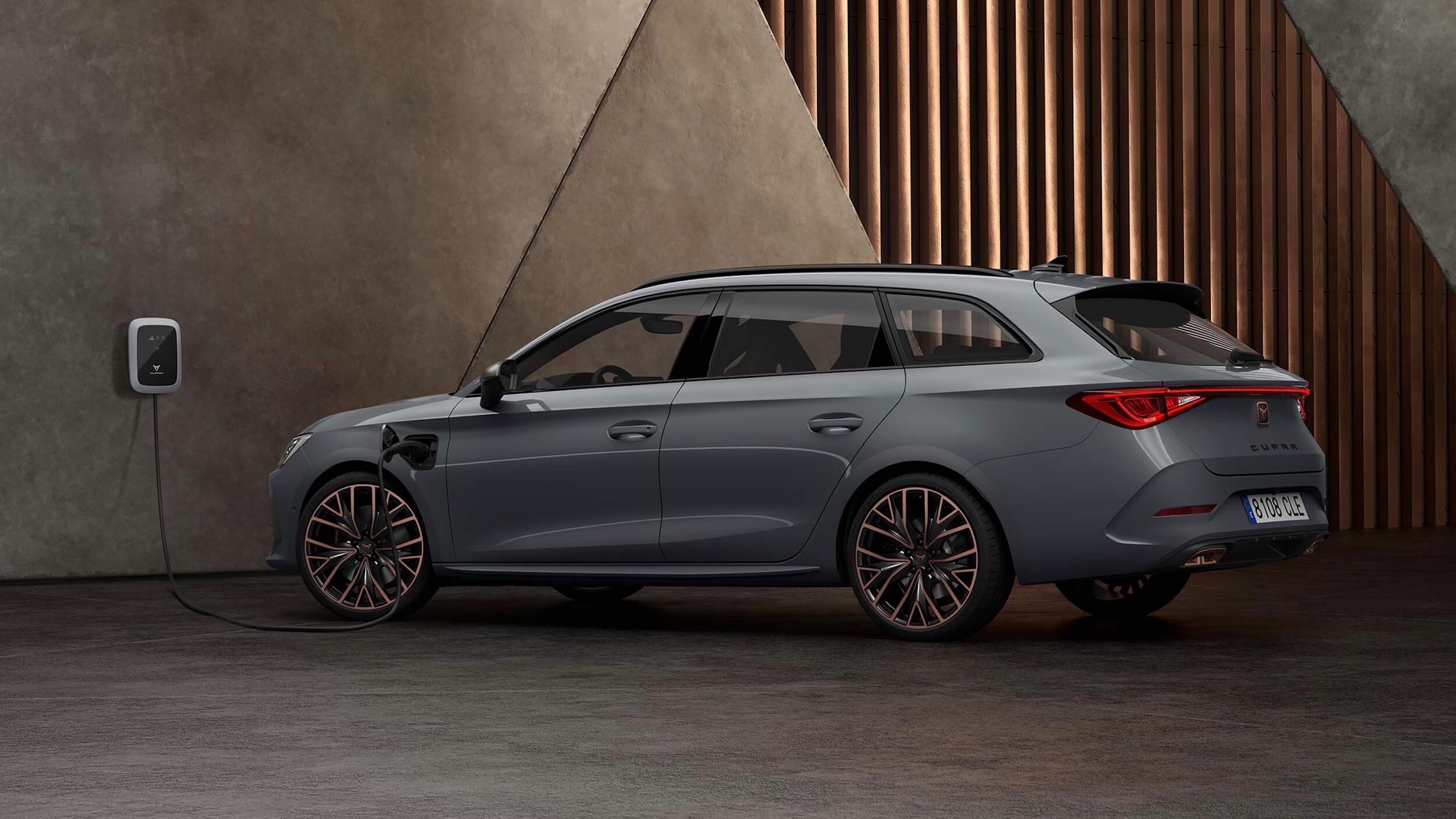 Cupra Leon opladen