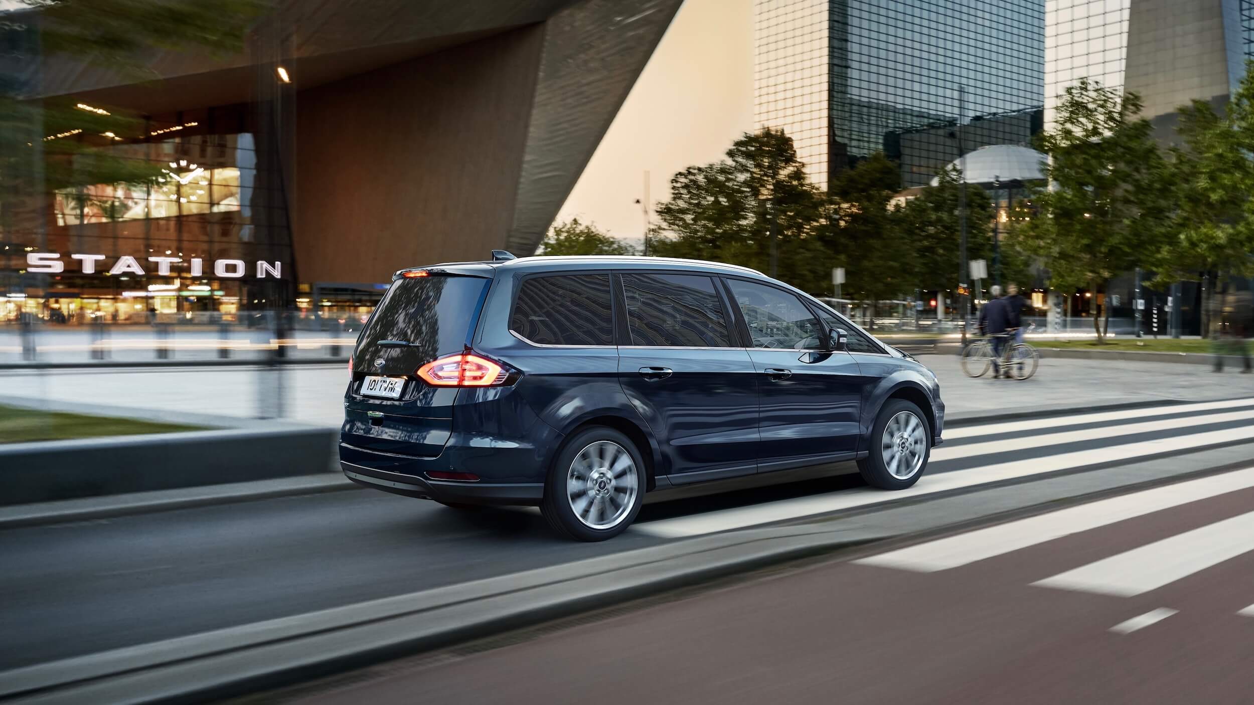 Ford Galaxy Hybrid