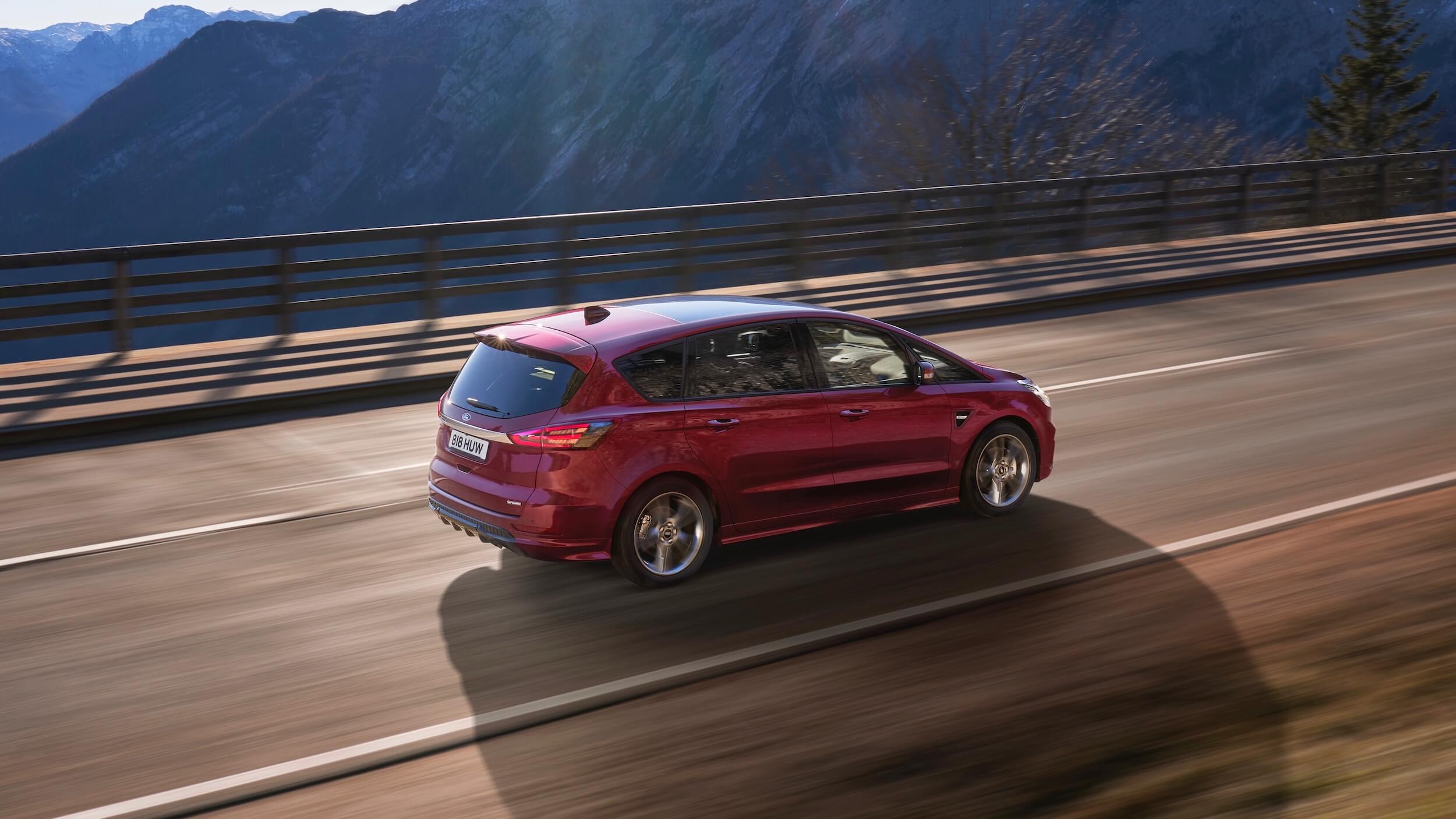 Ford S Max Hybrid 4