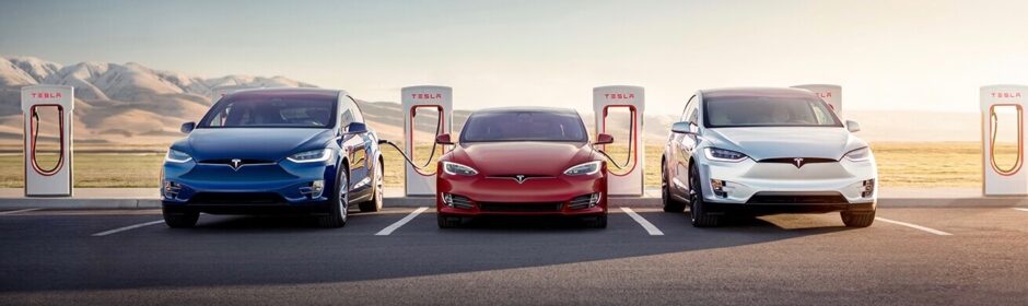 Tesla Supercharger met Model S en X