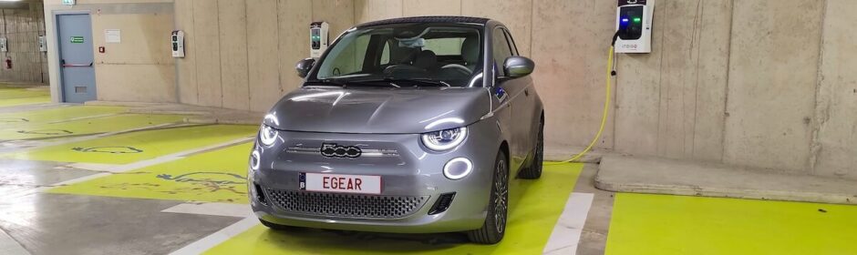 Elektrische Fiat 500e opladen