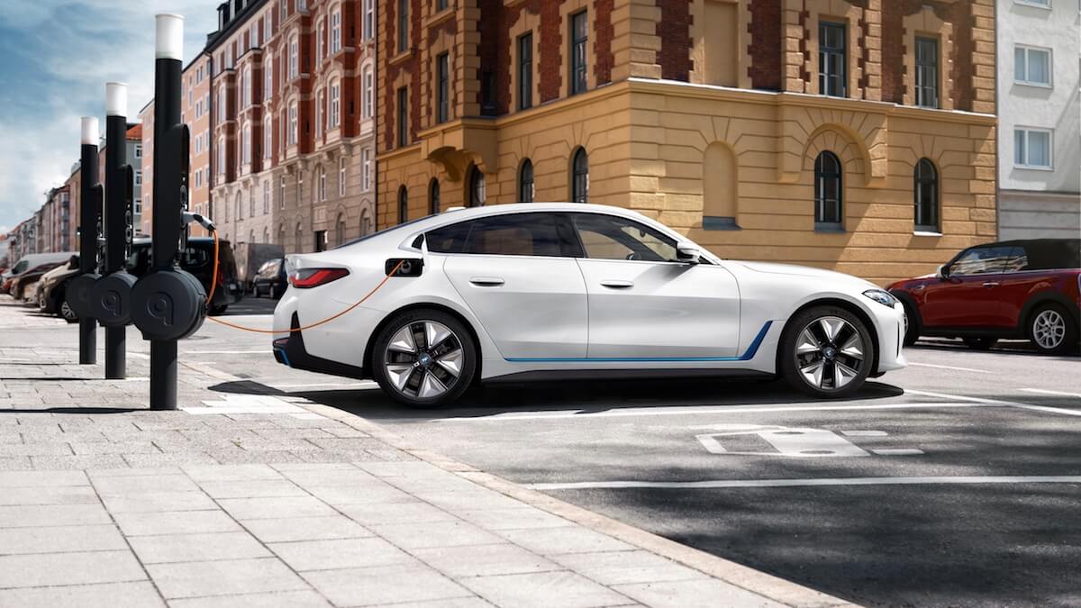 BMW i4 laadpaal