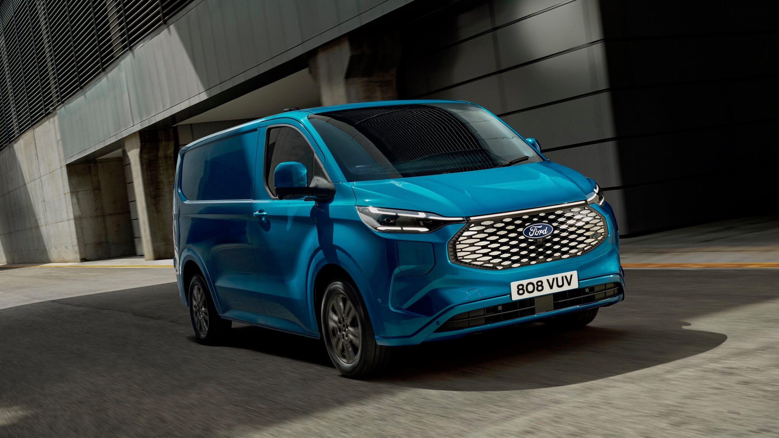 Ford e-Transit Custom 3