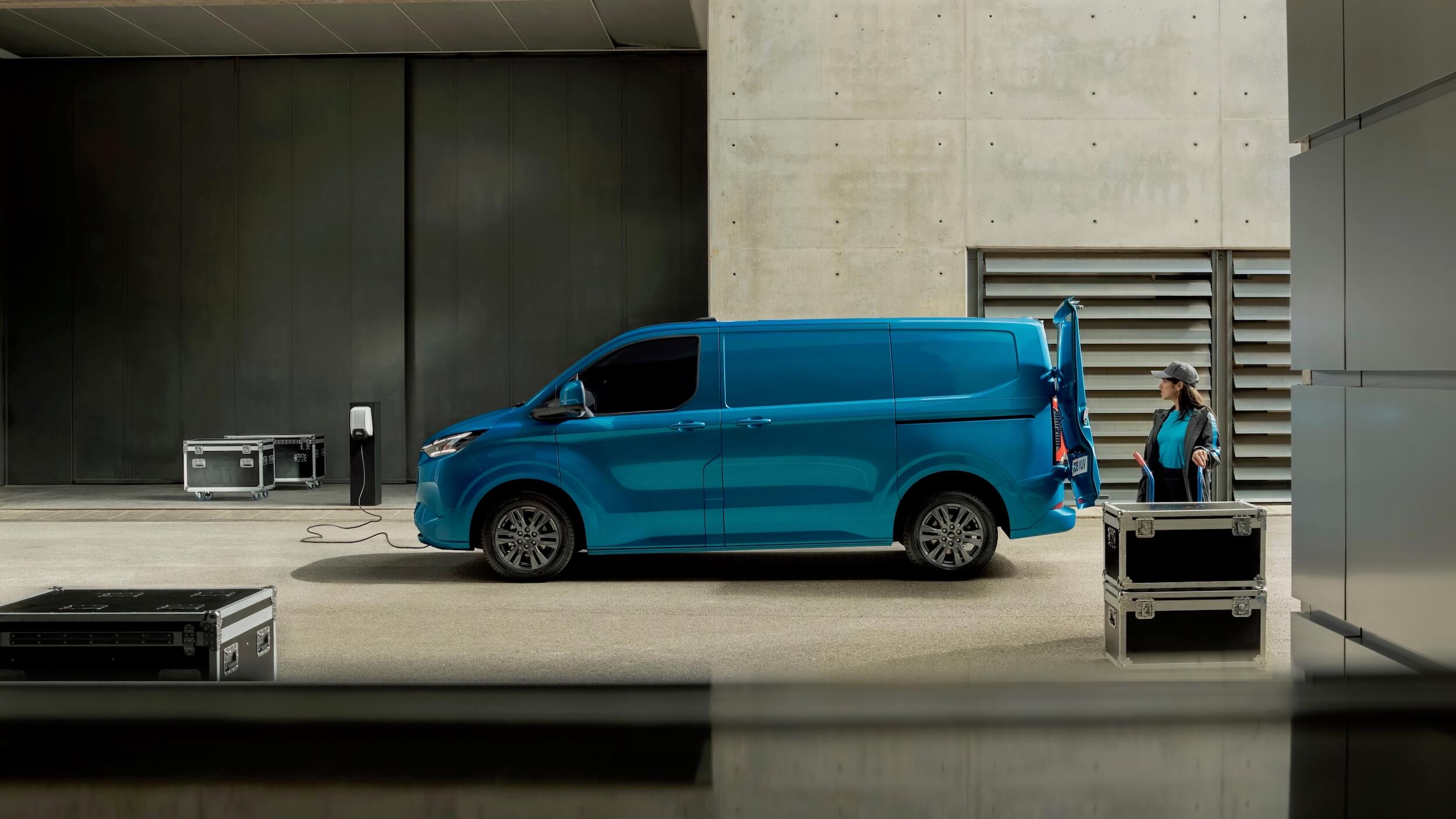 Ford e-Transit Custom1