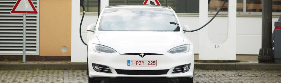 Tesla Superchargers nu toegankelijk voor alle elektrische auto's