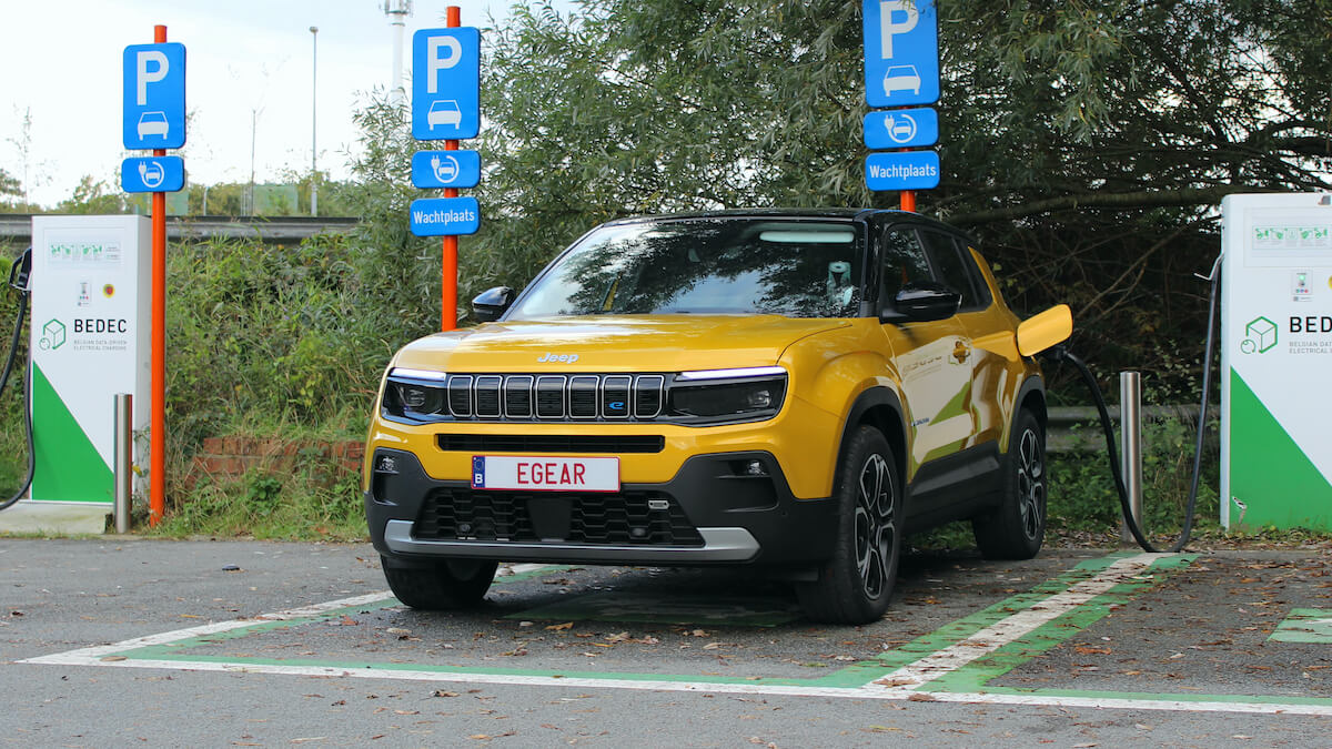 Jeep Avenger EV opladen laadpaal