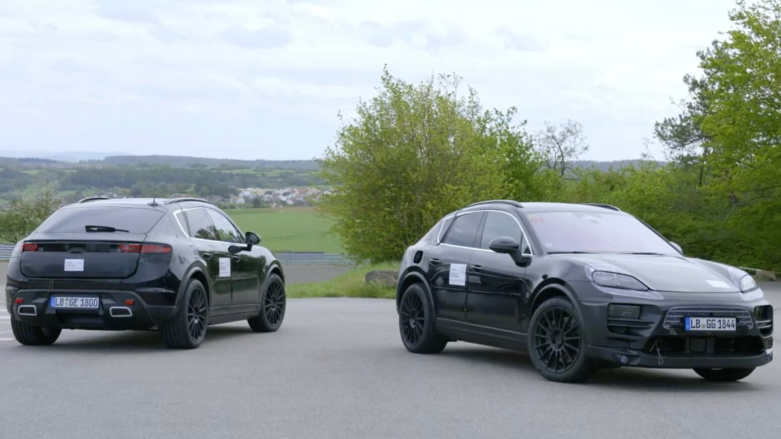 Elektrische Porsche Macan achterkant
