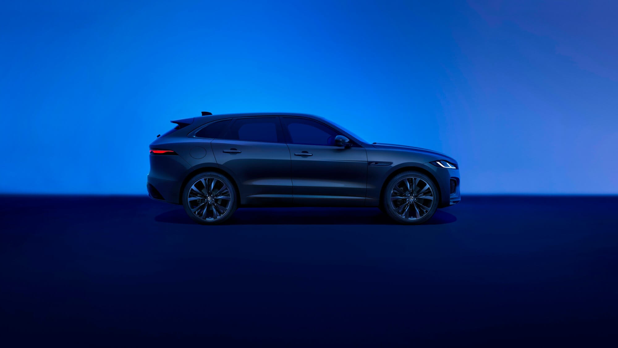 jaguar f pace phev 5