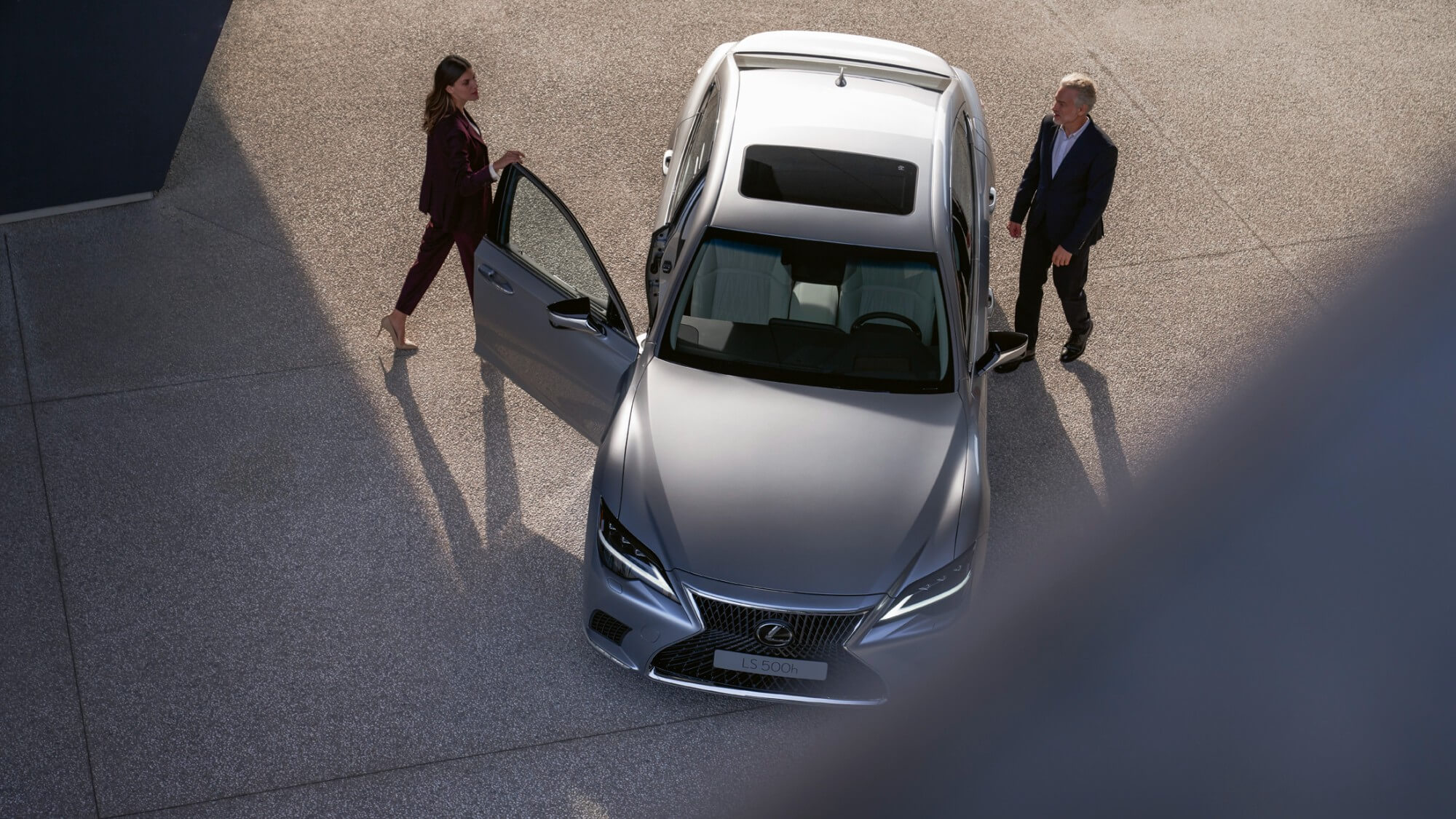 lexus ls500h 2023 12