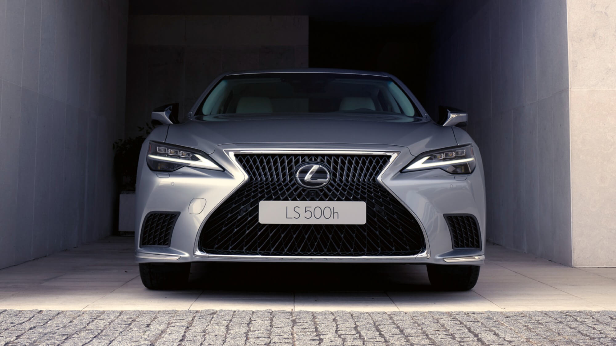 lexus ls500h 2023 6