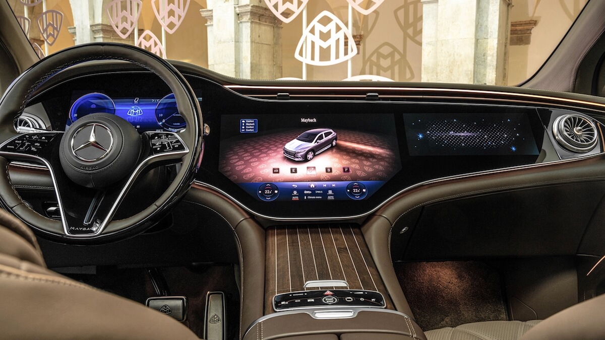 Mercedes Maybach EQS 680 SUV dashboard