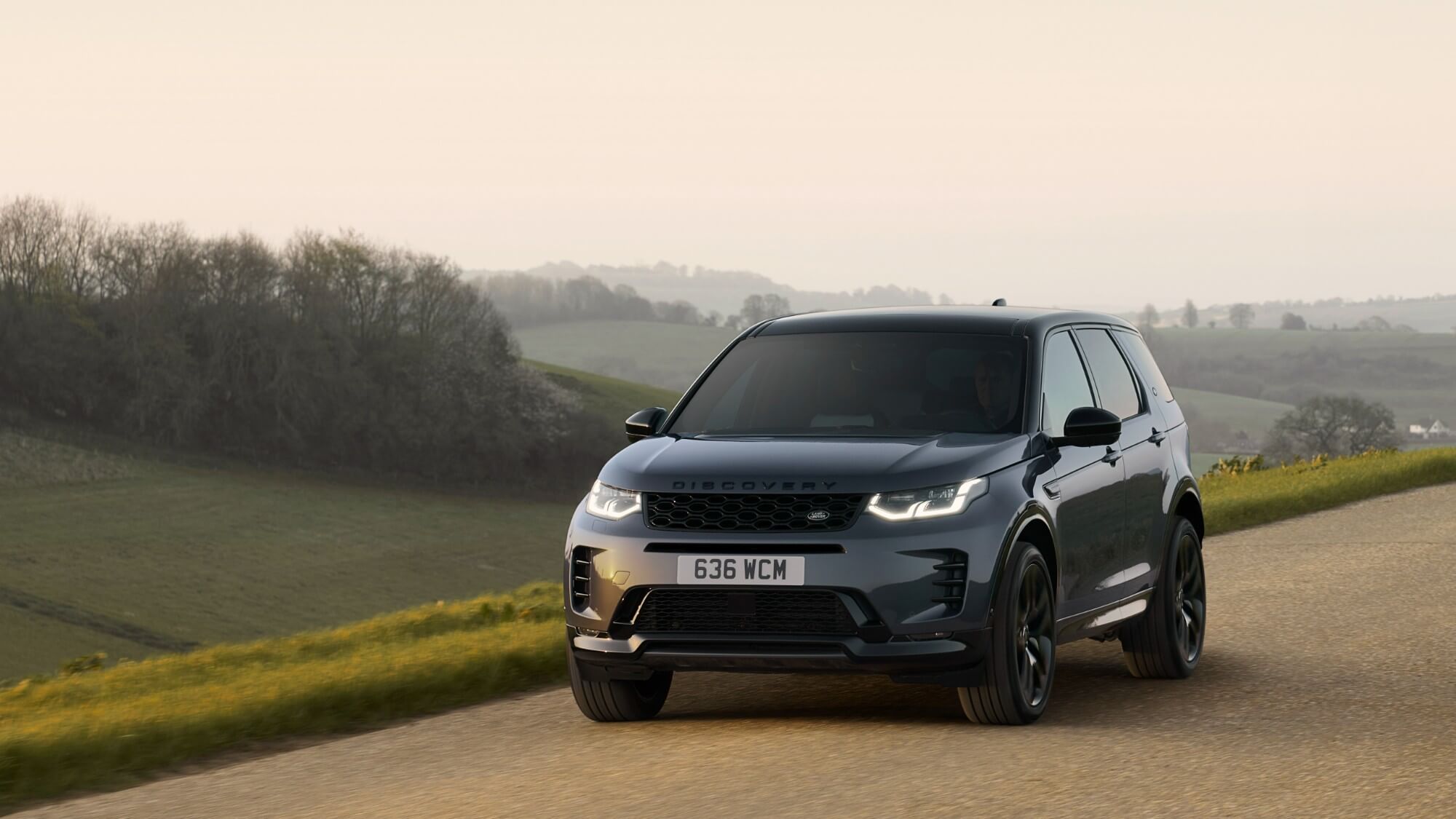 land rover discovery sport phev 4