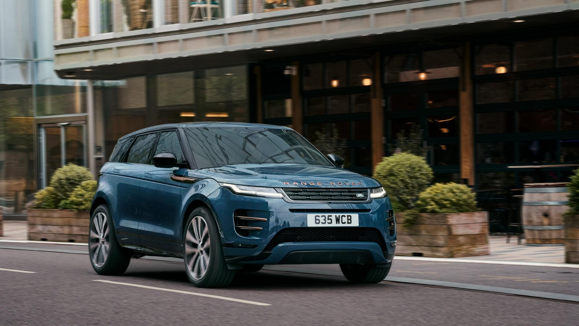 land rover evoque p300e 3