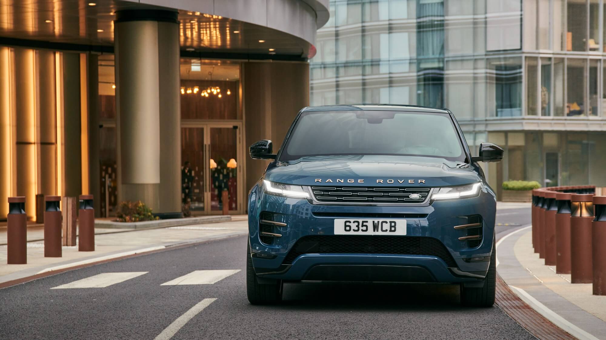 land rover evoque p300e 4