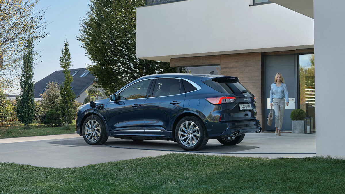 Ford Kuga plug in hybride opladen