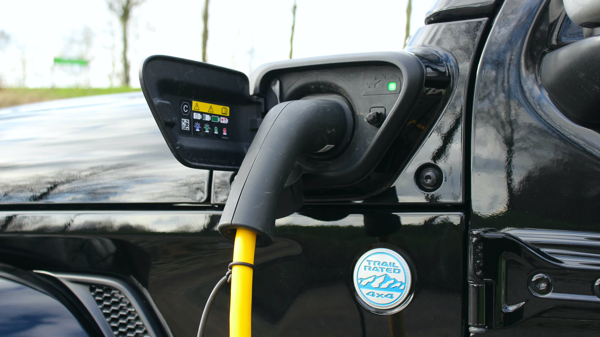 Jeep Wrangler plug-in hybrid EGEAR laadplug